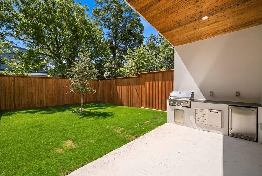 Exterior details and patio area of a home in , Dallas (Image 24).