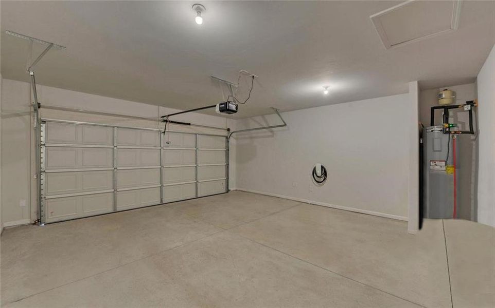Spacious, unfurnished interior of a new home in , Hoschton (Image 30).