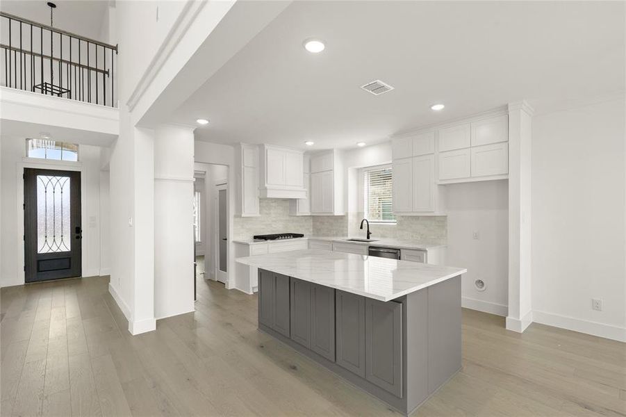 425 Curtiss - Kitchen (2) 425 Curtiss - Kitchen (2)