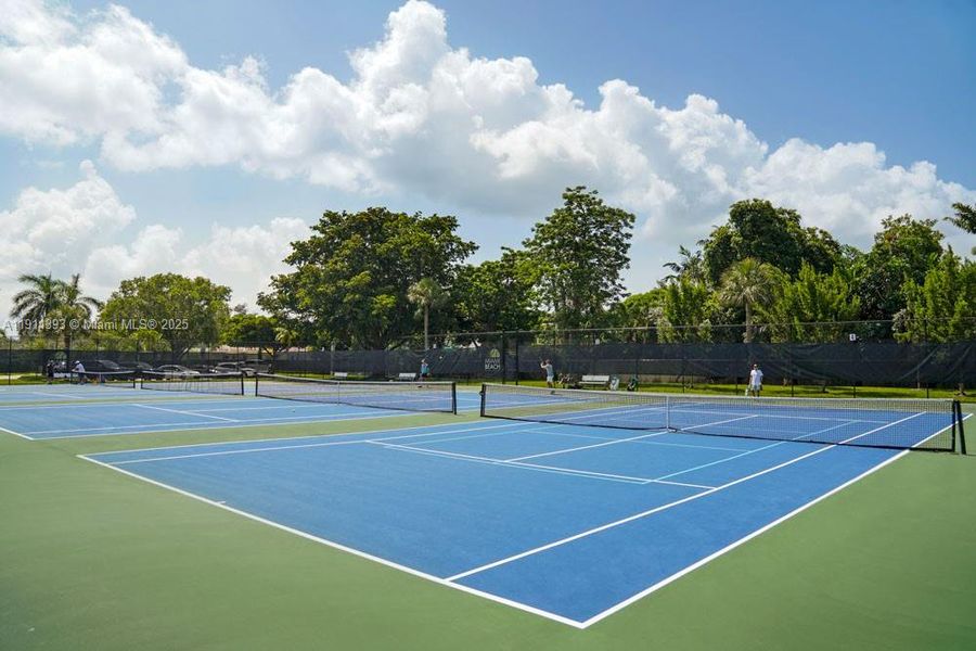 Community amenities in , Miami Beach (Image 22).