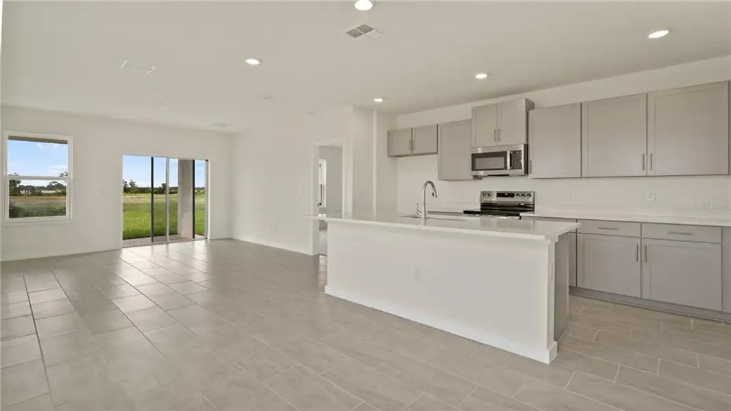 Furnished interior view inside a new home in Willowbrook North, Winter Haven (Image 5). Furnished interior view inside a new home in Willowbrook North, Winter Haven (Image 5).