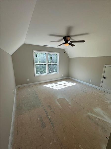 Spacious, unfurnished interior of a new home in , Franklin Springs (Image 10).