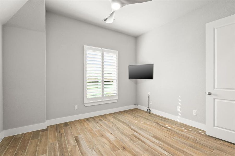 Spacious, unfurnished interior of a new home in Trinity Falls, McKinney (Image 26).