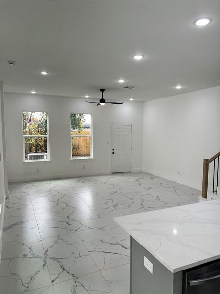 Spacious, unfurnished interior of a new home in , Houston (Image 10).