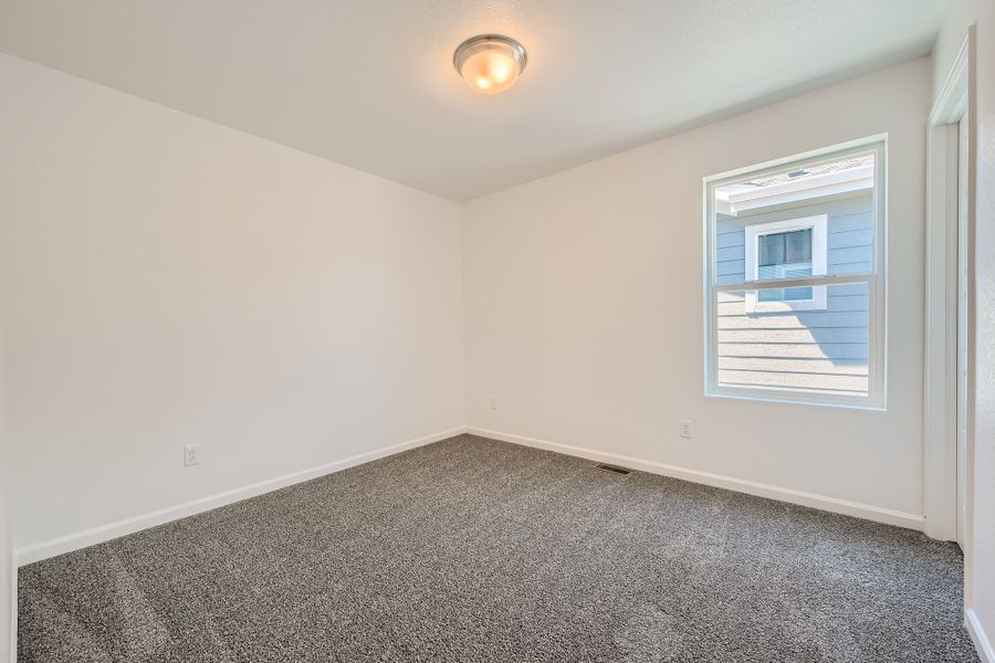 Spacious, unfurnished interior of a new home in The Aurora Highlands, Aurora (Image 26).