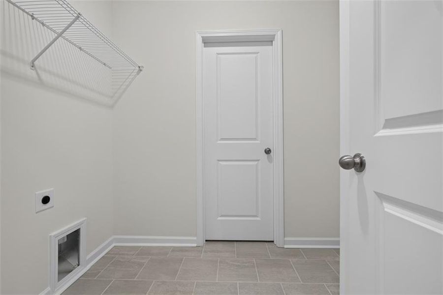 Spacious, unfurnished interior of a new home in , Athens (Image 45).