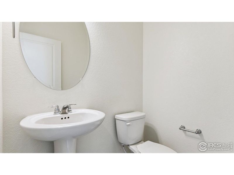 Furnished interior view inside a new home in Vantage, Berthoud (Image 6).