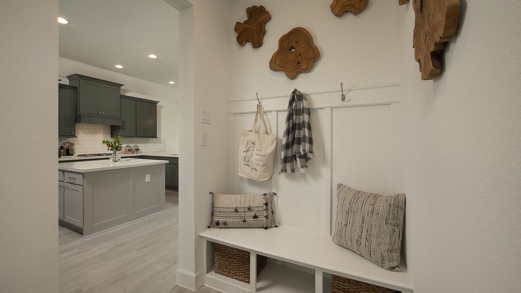 Furnished interior view inside a new home in Meridiana 40'/45', Manvel (Image 9).