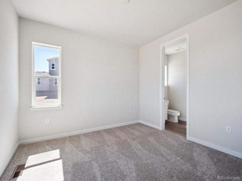 Spacious, unfurnished interior of a new home in Trails at Smoky Hill, Parker (Image 20).