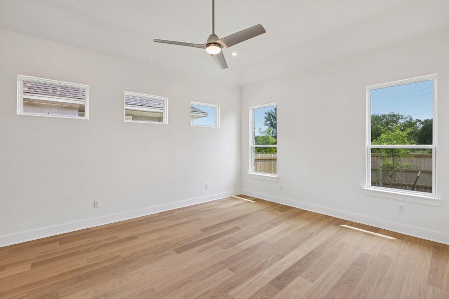 Spacious, unfurnished interior of a new home in Persimmon, Buda (Image 16). Spacious, unfurnished interior of a new home in Persimmon, Buda (Image 16).
