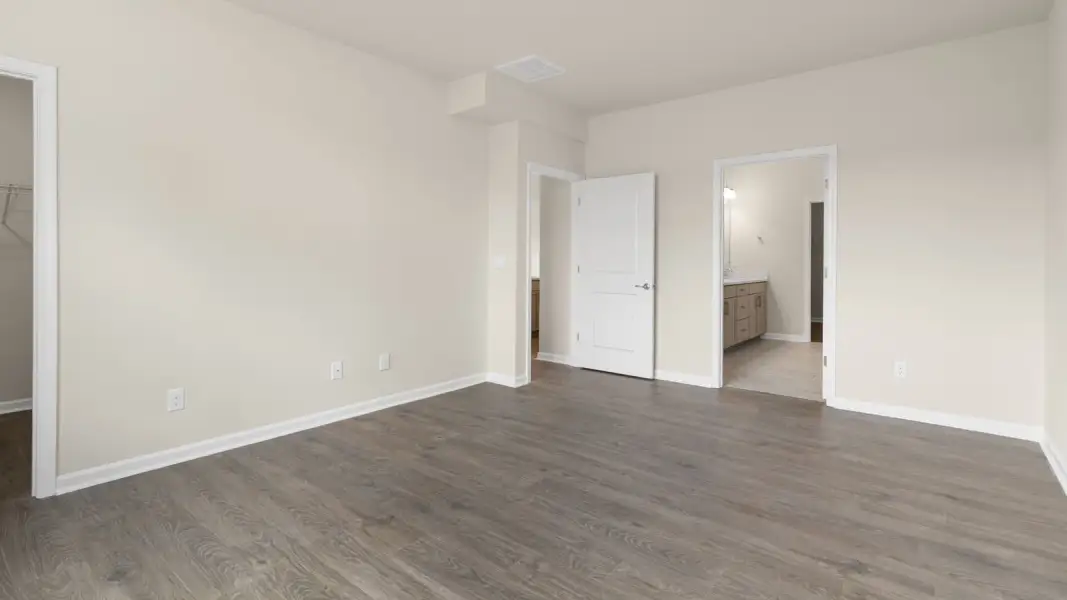 Spacious, unfurnished interior of a new home in The Villas at Galvins Ridge, Sanford (Image 26).