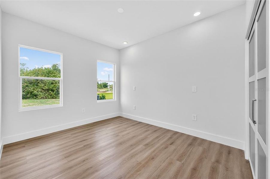 Spacious, unfurnished interior of a new home in , Rotonda West (Image 25).