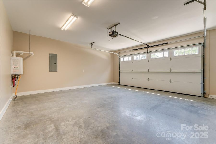 Spacious, unfurnished interior of a new home in , Hendersonville (Image 12). Spacious, unfurnished interior of a new home in , Hendersonville (Image 12).