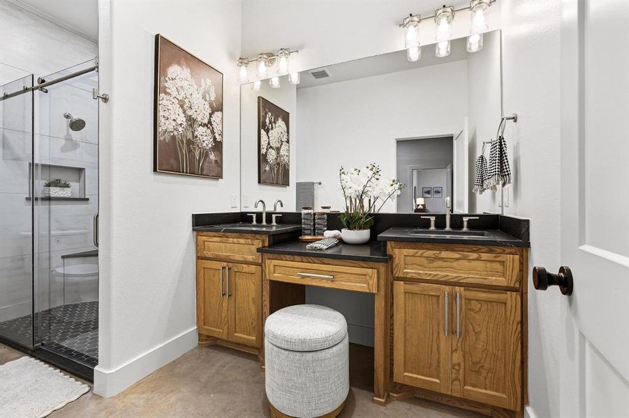 Furnished interior view inside a new home in , Denison (Image 30).