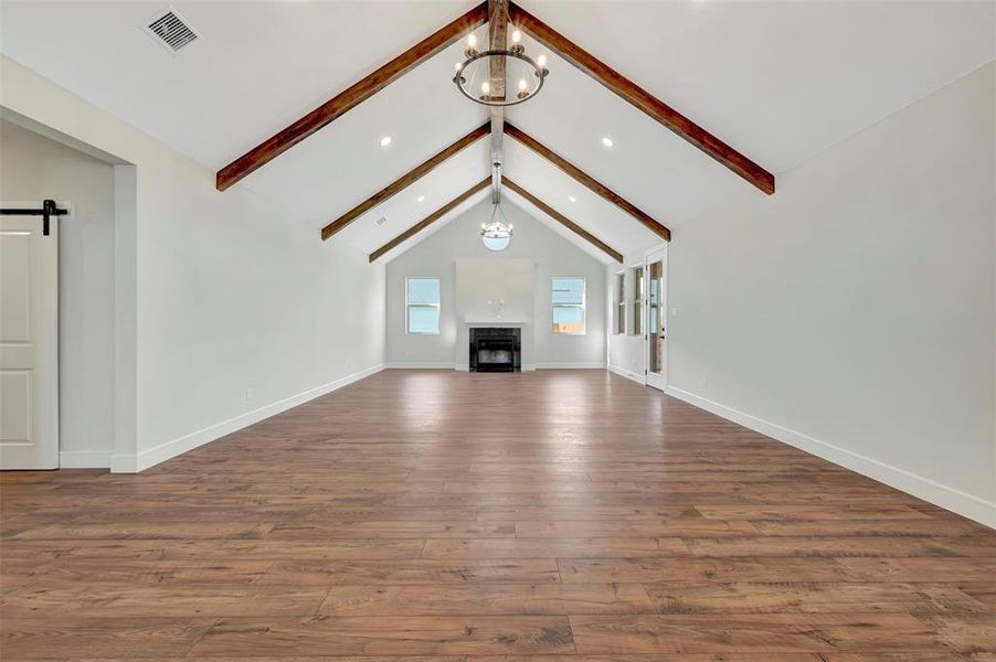 Spacious, unfurnished interior of a new home in Elevon, Lavon (Image 26).