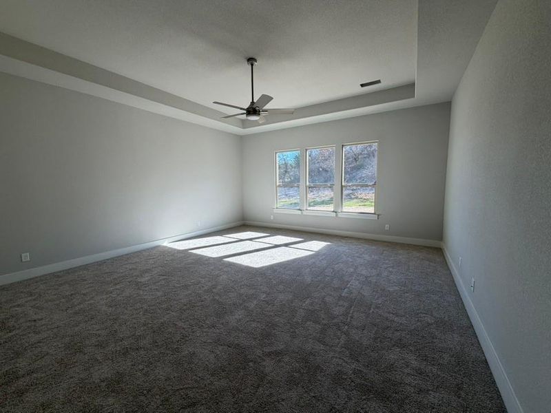Spacious, unfurnished interior of a new home in Eagle Ridge Estates, Weatherford (Image 6).