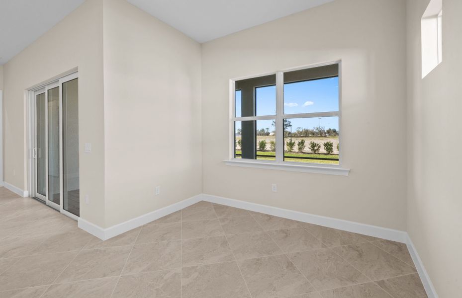 Spacious, unfurnished interior of a new home in Del Webb Oak Creek, North Fort Myers (Image 13).
