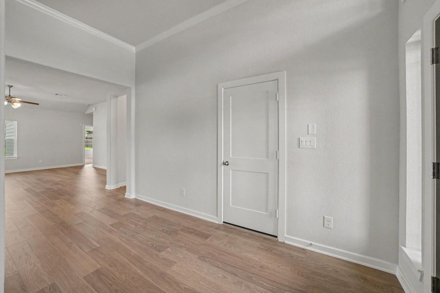 Spacious, unfurnished interior of a new home in Columbia Lakes, West Columbia (Image 33).
