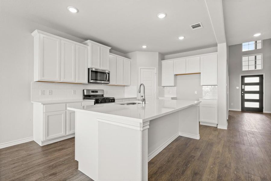 Furnished interior view inside a new home in Rocky Creek Crossing, Fort Worth (Image 7). Furnished interior view inside a new home in Rocky Creek Crossing, Fort Worth (Image 7).
