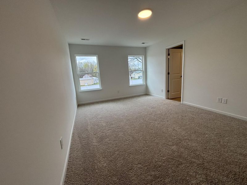 Spacious, unfurnished interior of a new home in CraigStone, Woodruff (Image 13).