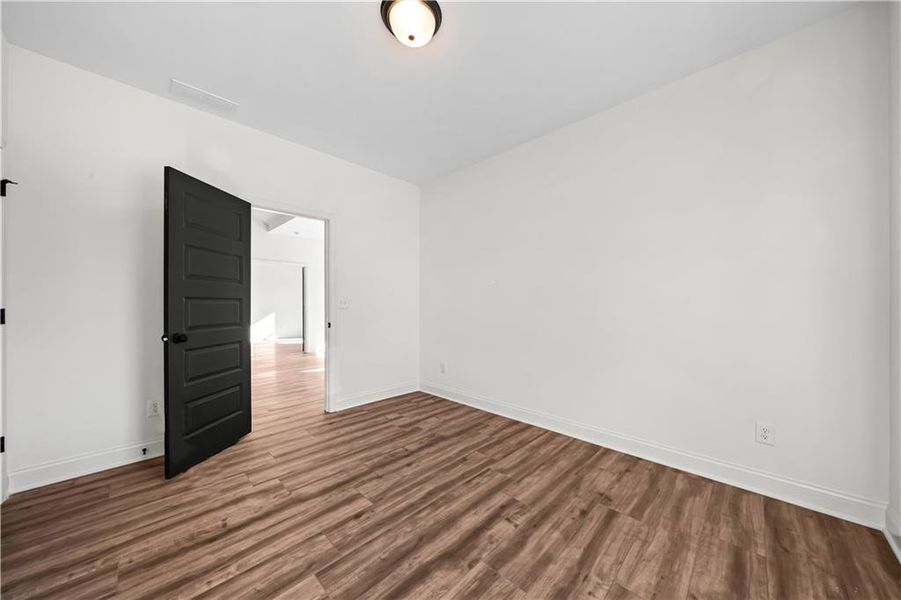 Spacious, unfurnished interior of a new home in , Dallas (Image 16).