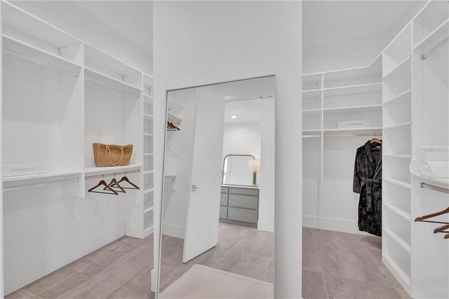 Furnished interior view inside a new home in , Sarasota (Image 82).