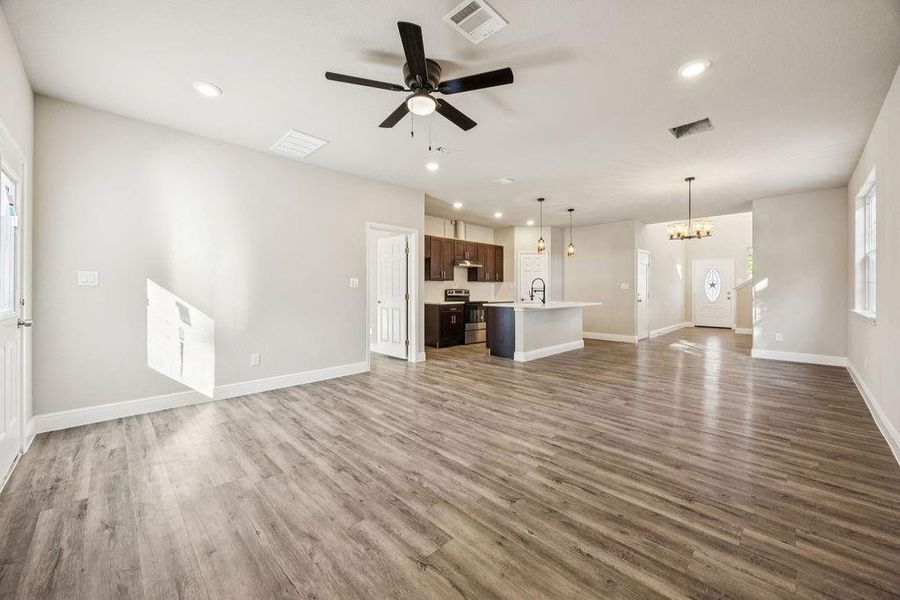 Spacious, unfurnished interior of a new home in , Cleveland (Image 19).