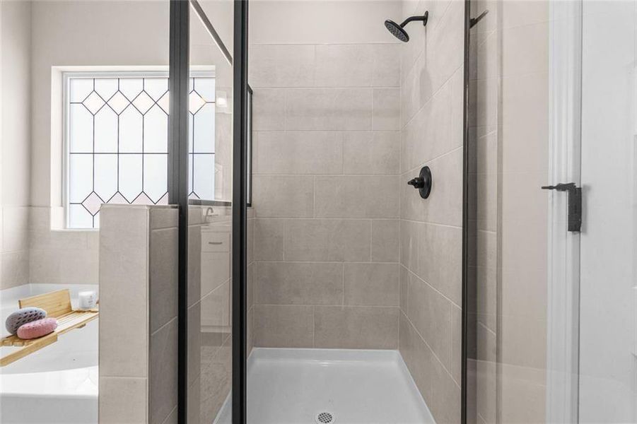 Image 37 of a home in Varnell Preserve.