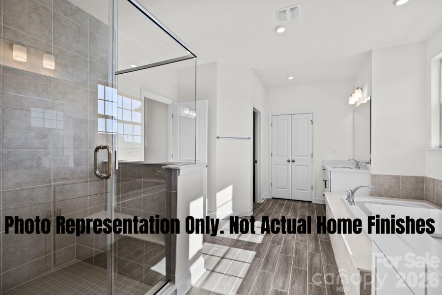 Primary Bathroom w/Tile Shower