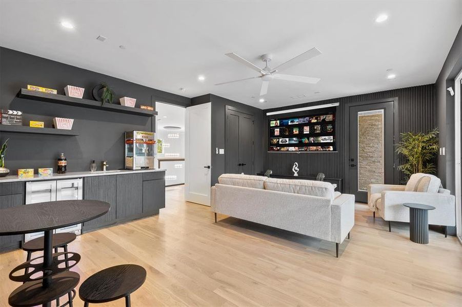 Furnished interior view inside a new home in , Dallas (Image 28). Furnished interior view inside a new home in , Dallas (Image 28).