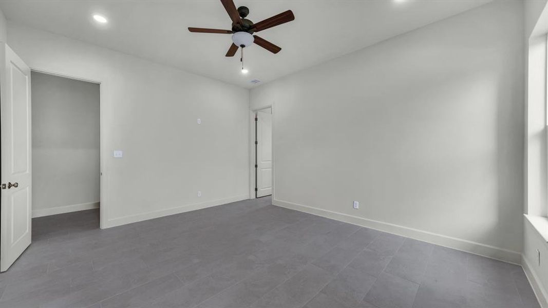Spacious, unfurnished interior of a new home in , Aledo (Image 26).