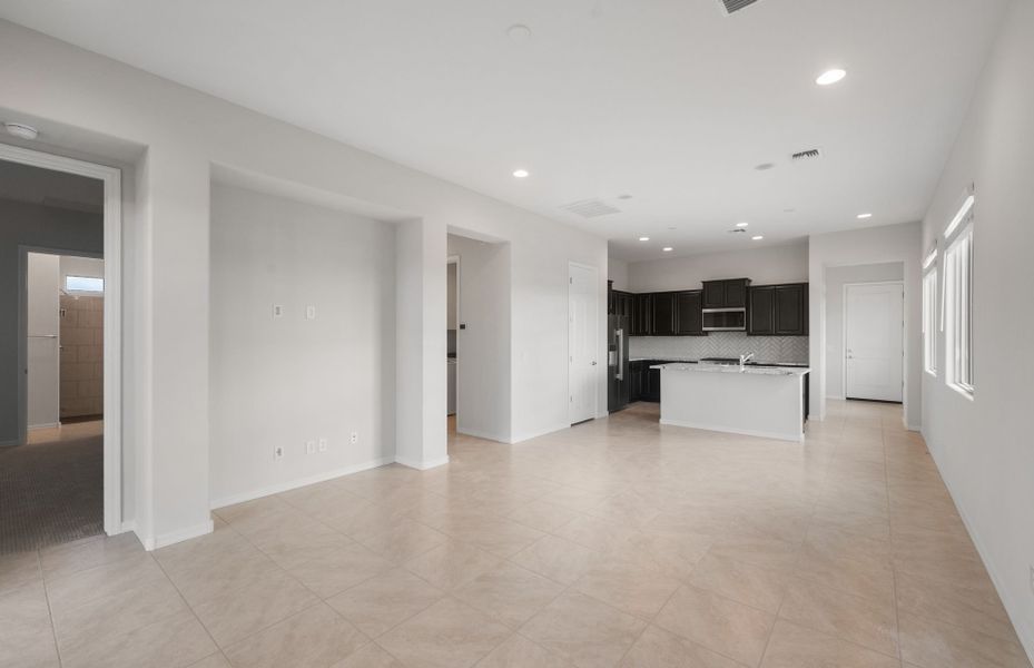Spacious, unfurnished interior of a new home in Sun City Festival, Buckeye (Image 19).