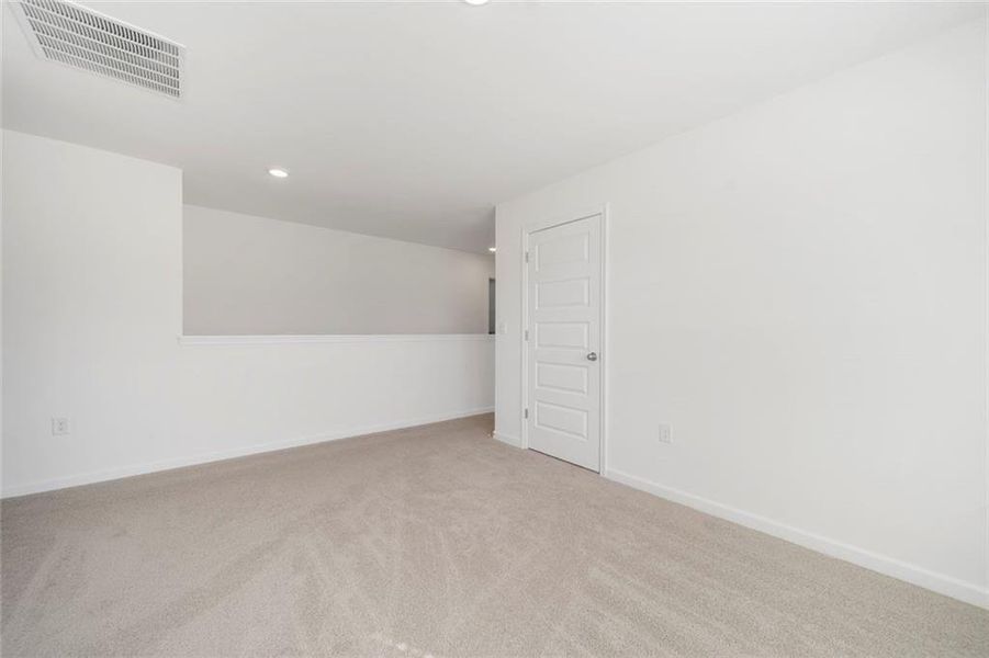 Spacious, unfurnished interior of a new home in Brooks Village, Dacula (Image 19).