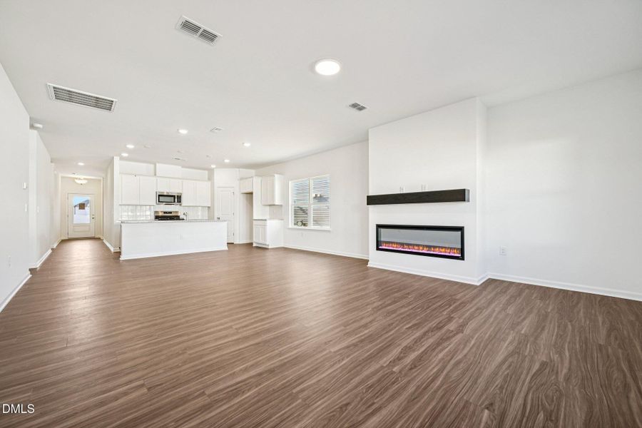 8-web-or-mls-W Crescent Mills Blvd-S3112