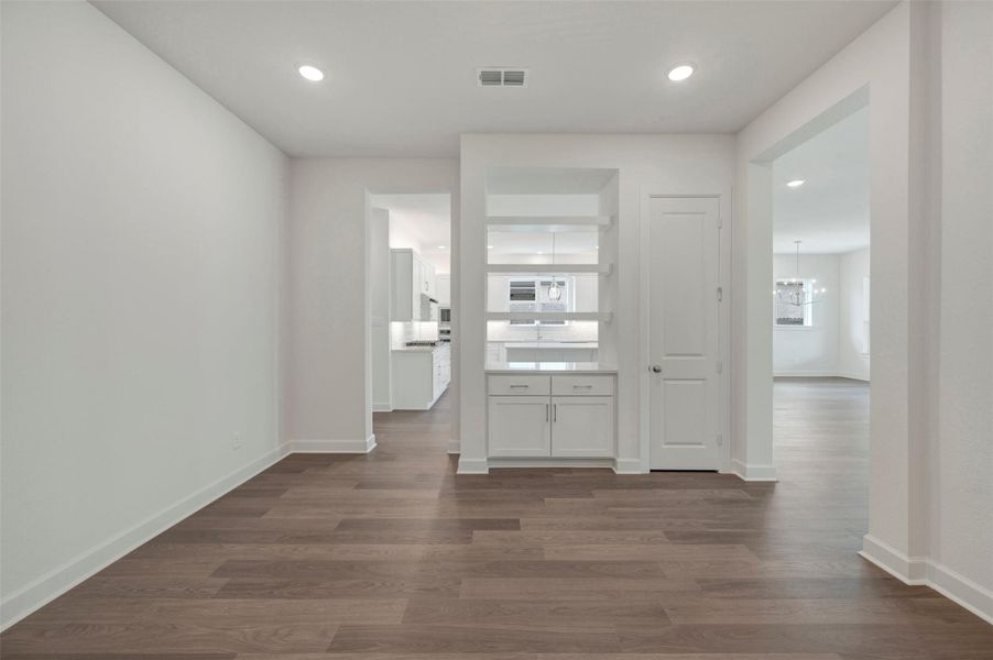 Spacious, unfurnished interior of a new home in ARTAVIA - Parkview Collection, Conroe (Image 45).