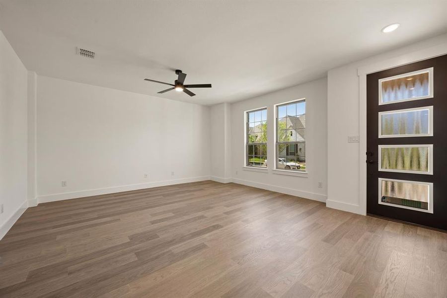 Welcome into your light and bright new lock & leave home! Welcome into your light and bright new lock & leave home!