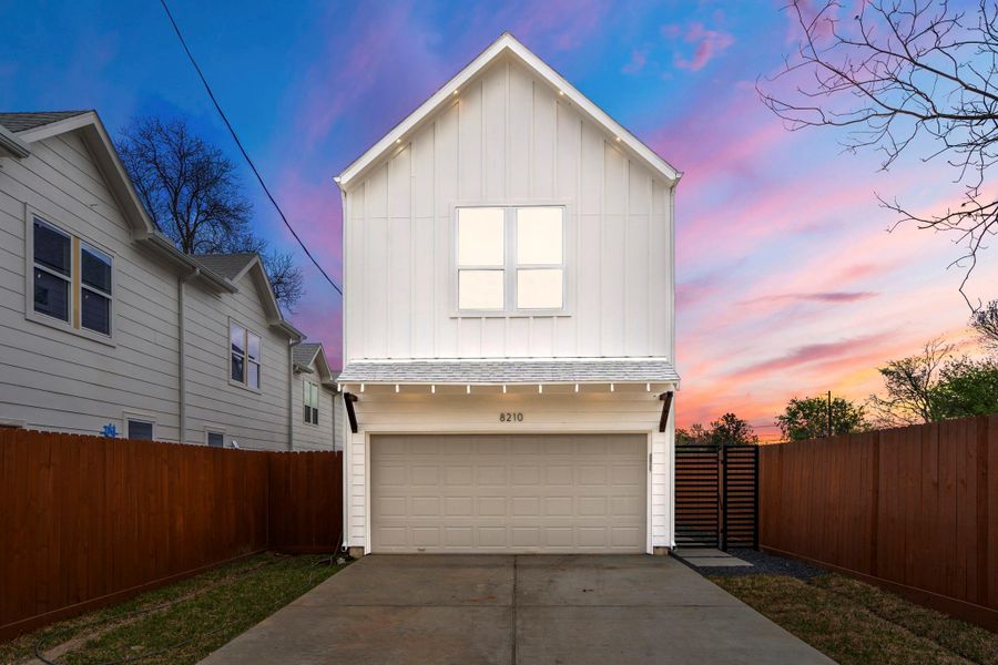 Front exterior of a new home in , Houston, TX, highlighting curb appeal (Image 1). Front exterior of a new home in , Houston, TX, highlighting curb appeal (Image 1).