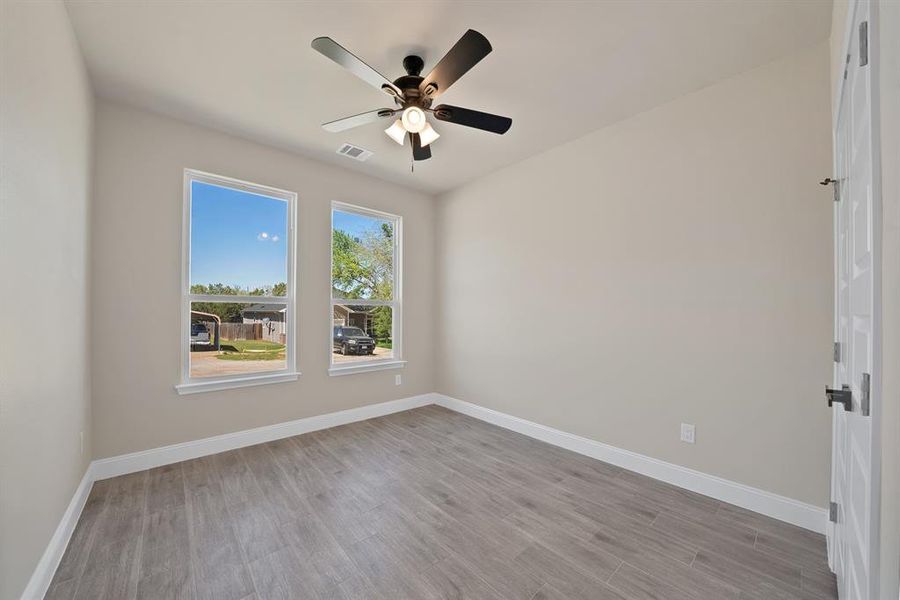 Spacious, unfurnished interior of a new home in , Granbury (Image 22).