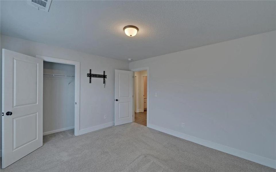 Spacious, unfurnished interior of a new home in , Hartwell (Image 21).