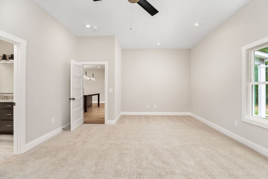 Spacious, unfurnished interior of a new home in Flint Farms, Concord (Image 35).