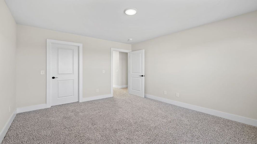 Spacious, unfurnished interior of a new home in Shadowood II, Seneca (Image 22).