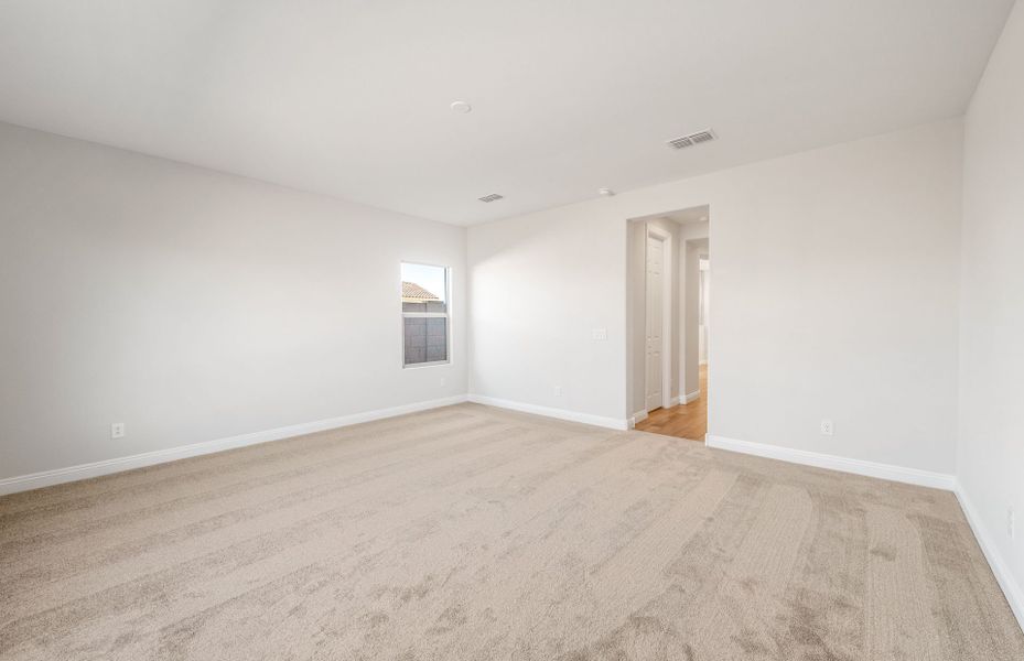 Spacious, unfurnished interior of a new home in Parkside at Anthem at Merrill Ranch, Florence (Image 15).