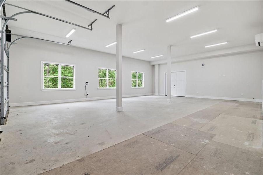 Spacious, unfurnished interior of a new home in , Acworth (Image 64).