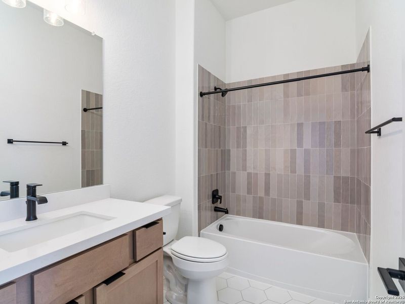 Image 49 of a home in Verandas at the Rim.