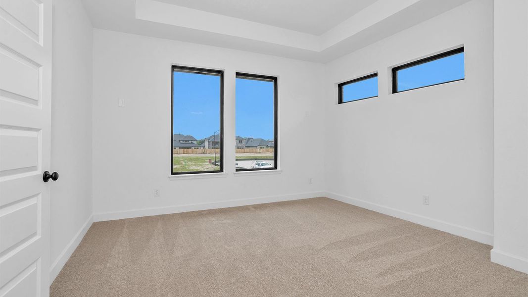 Spacious, unfurnished interior of a new home in Midline, Houston (Image 7).