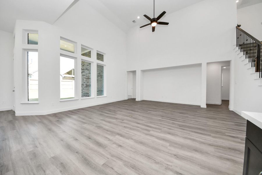 Spacious, unfurnished interior of a new home in ARTAVIA, Conroe (Image 25).