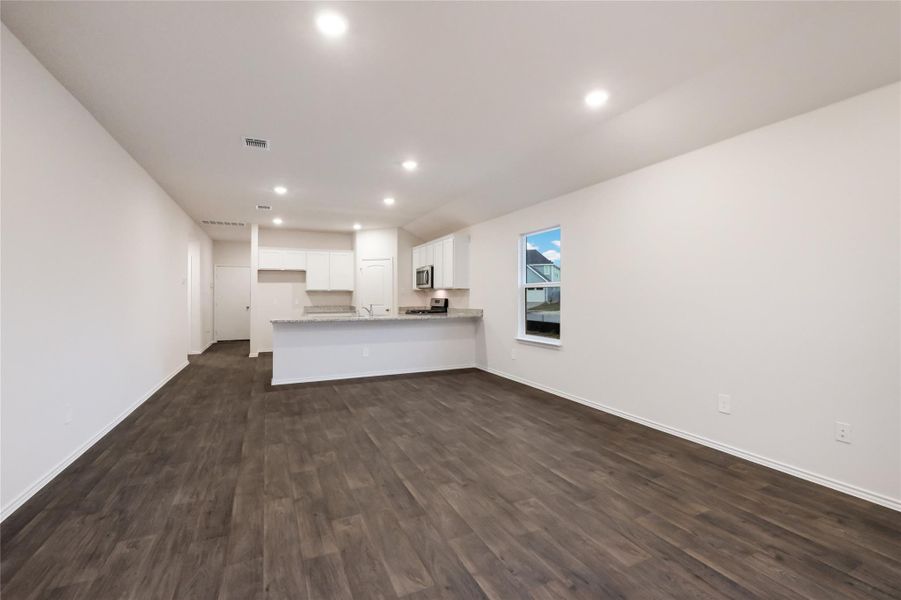Spacious, unfurnished interior of a new home in Watermill, Uhland (Image 12). Spacious, unfurnished interior of a new home in Watermill, Uhland (Image 12).