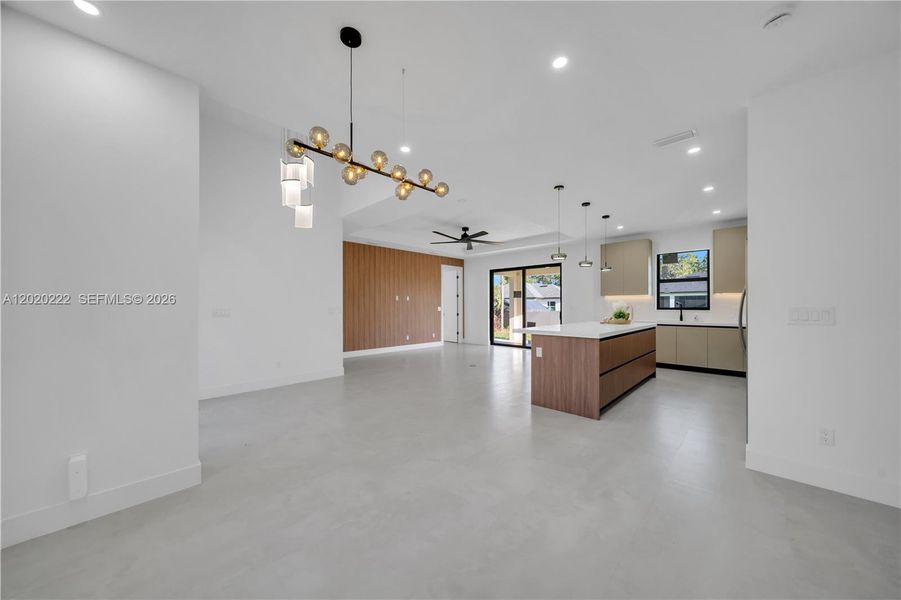 Spacious, unfurnished interior of a new home in , Lehigh Acres (Image 22).