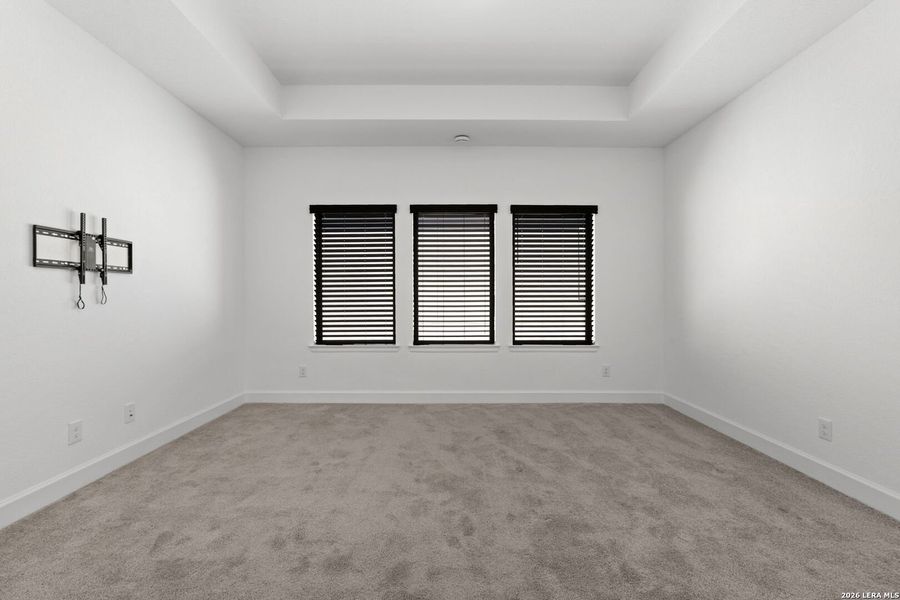 Spacious, unfurnished interior of a new home in Esperanza, Boerne (Image 48).