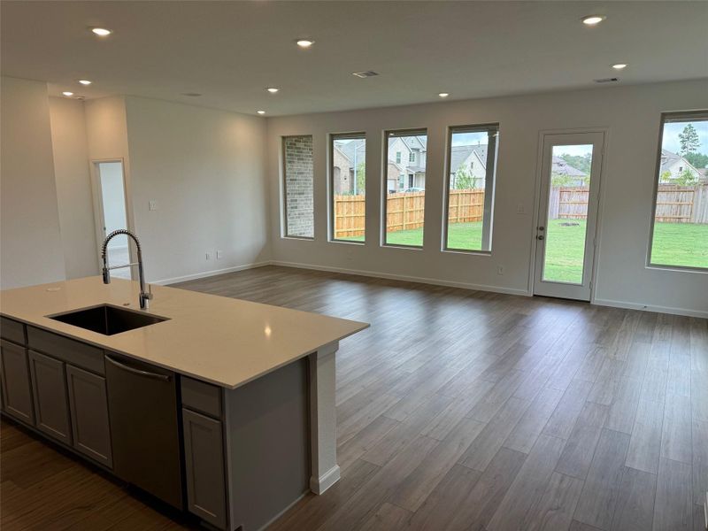 Spacious, unfurnished interior of a new home in ARTAVIA, Conroe (Image 6). Spacious, unfurnished interior of a new home in ARTAVIA, Conroe (Image 6).
